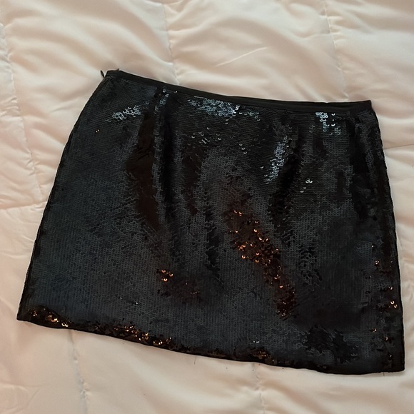Theory sequined mini skirt size 4 - Picture 3 of 4